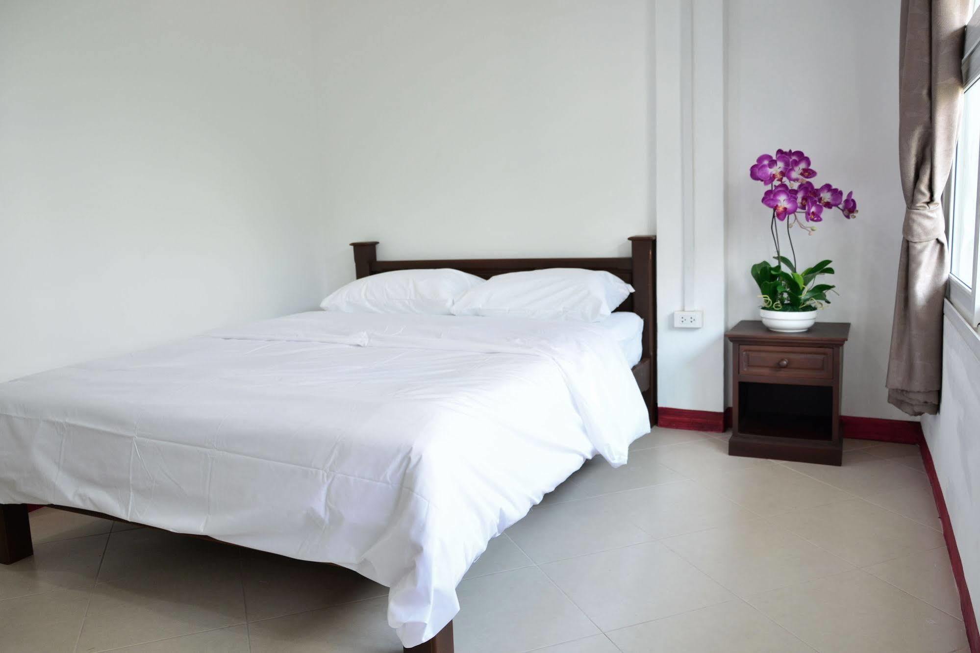 Seedling House Pattaya Bagian luar foto