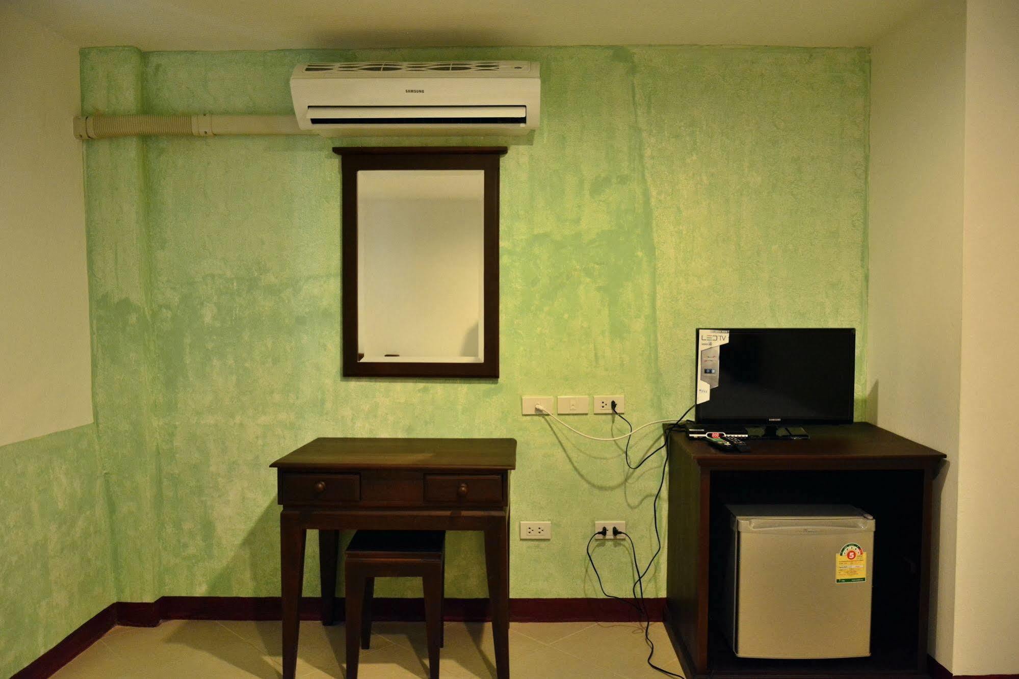 Seedling House Pattaya Bagian luar foto