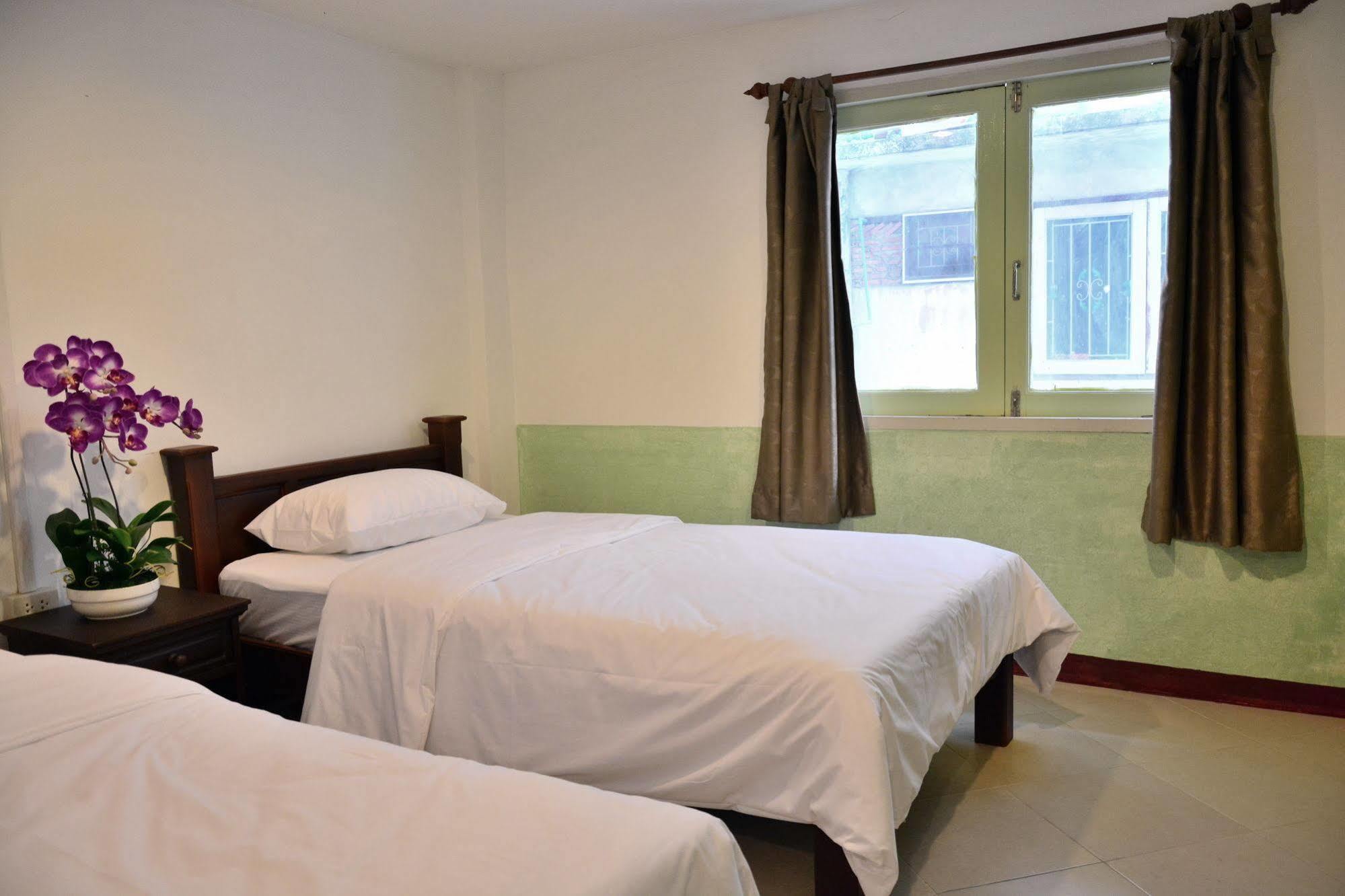 Seedling House Pattaya Bagian luar foto